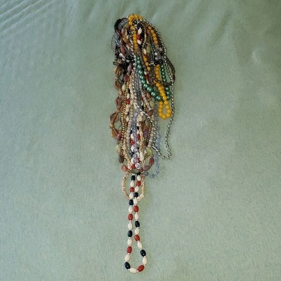 Jewelry Lot Necklaces and Bracelets - Picture 3 of 6